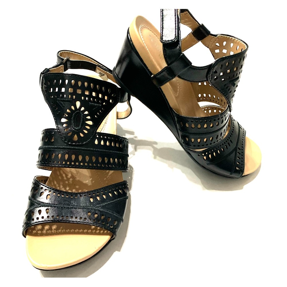 Naturalizer Wedge Sandals